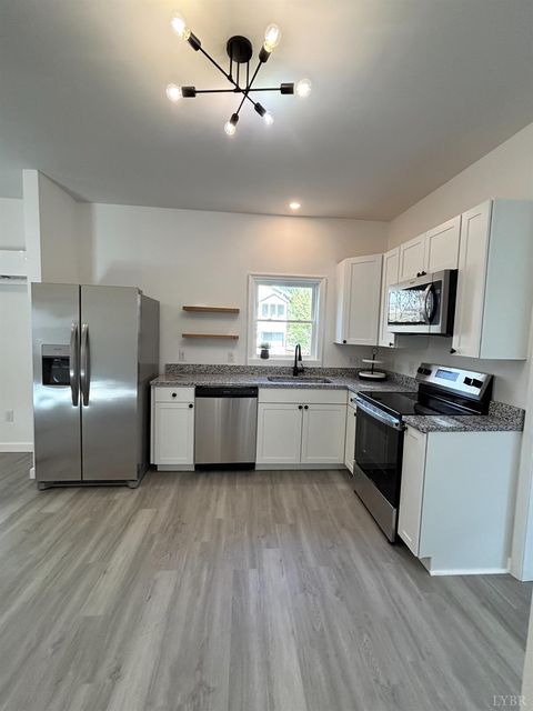 Tiny photo for 411 Newberne Street, Lynchburg, VA 24501 (MLS # 364617)