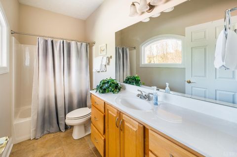 Tiny photo for 1028 Siesta Key Ct, Moneta, VA 24121 (MLS # 365354)