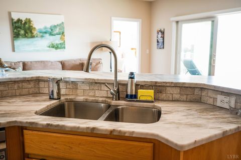 Tiny photo for 1028 Siesta Key Ct, Moneta, VA 24121 (MLS # 365354)