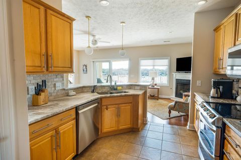 Tiny photo for 1028 Siesta Key Ct, Moneta, VA 24121 (MLS # 365354)