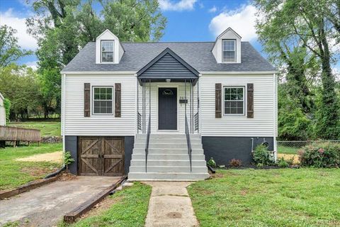 Homes For Sale - 2615 Lansing Drive<br/> Roanoke, VA 24015