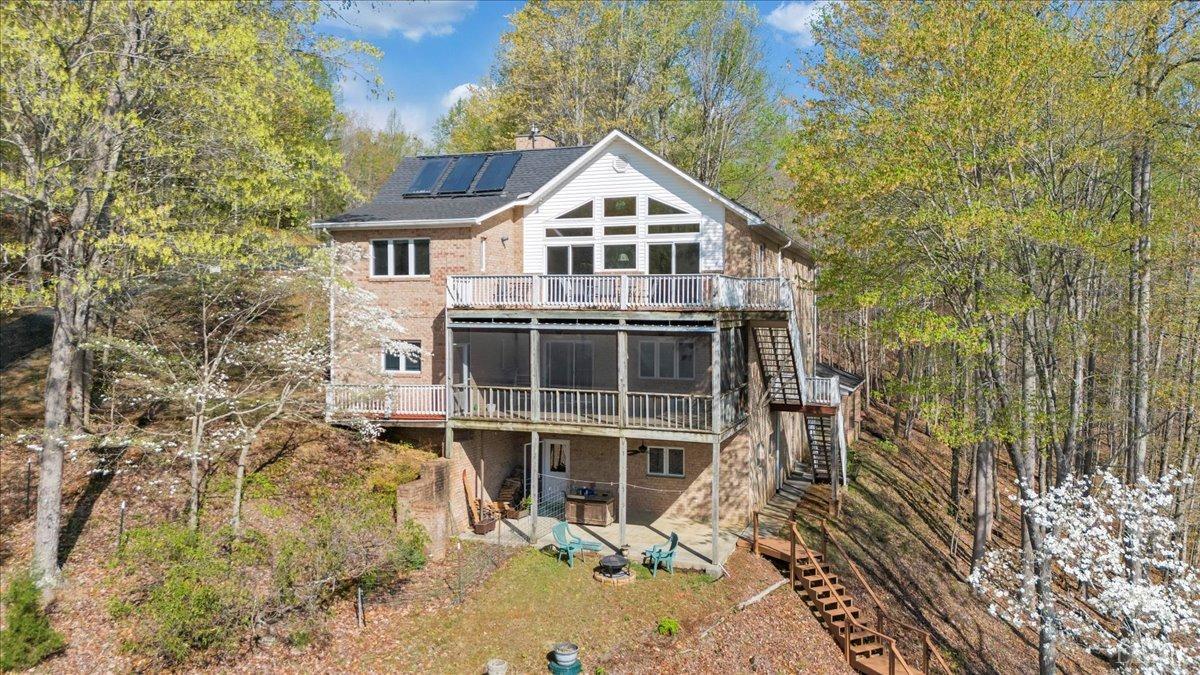 806 Cedar Key Lane, Huddleston, Virginia image 1