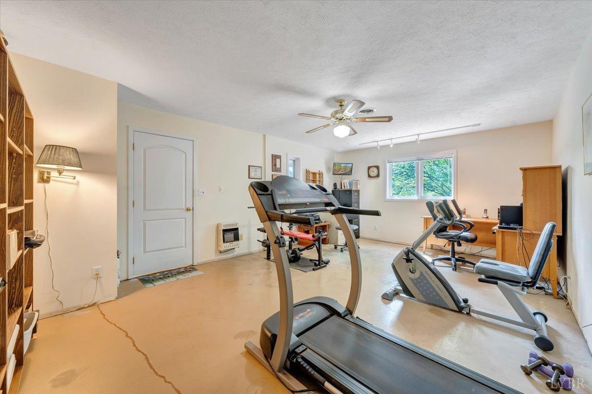 806 Cedar Key Lane, Huddleston, Virginia image 40