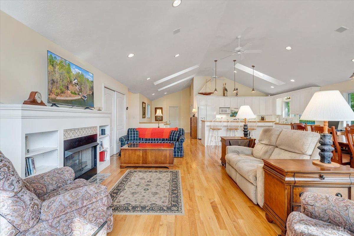 806 Cedar Key Lane, Huddleston, Virginia image 10