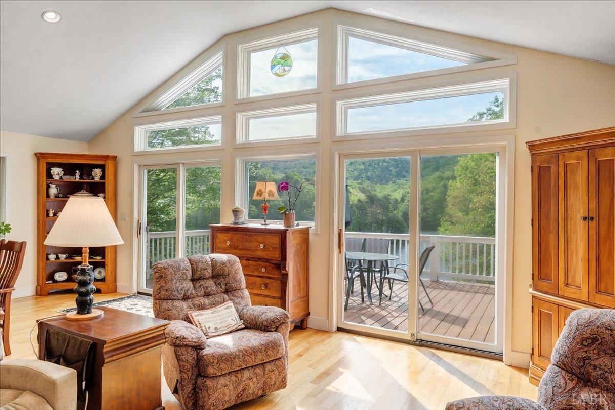 806 Cedar Key Lane, Huddleston, Virginia image 9