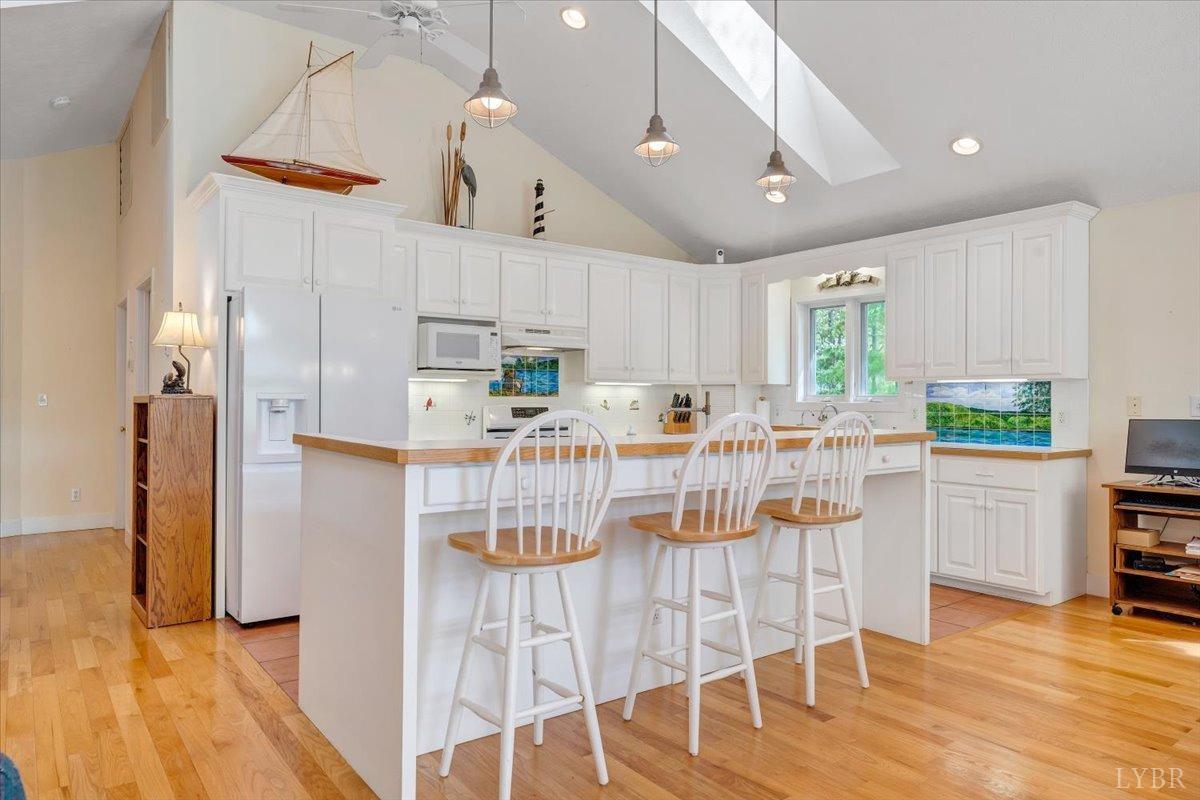 806 Cedar Key Lane, Huddleston, Virginia image 13