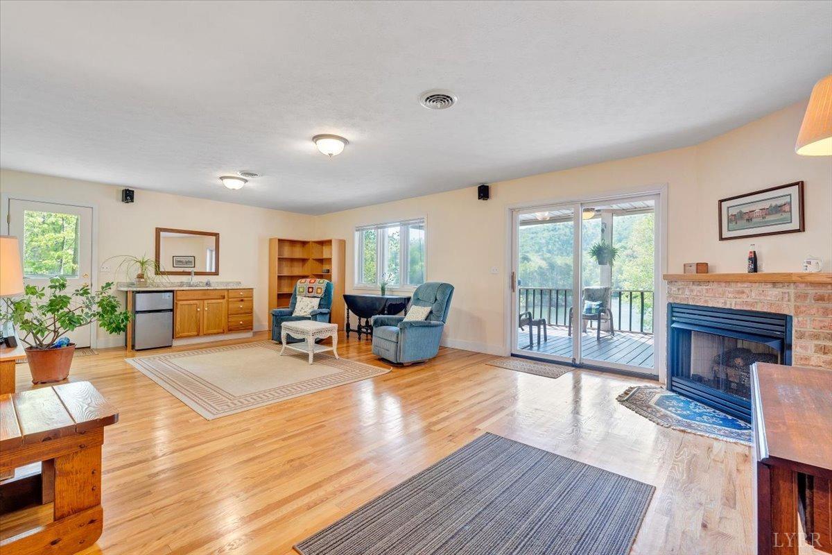 806 Cedar Key Lane, Huddleston, Virginia image 31