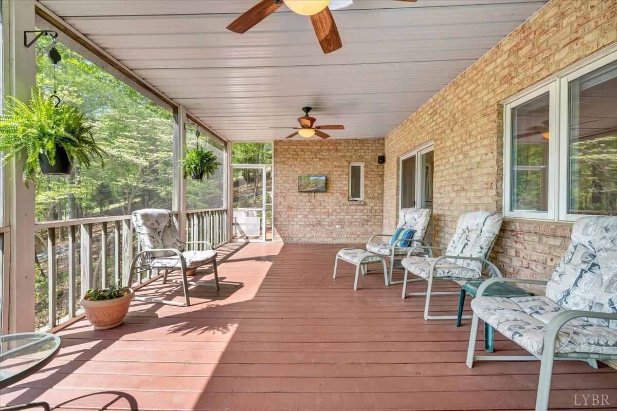 806 Cedar Key Lane, Huddleston, Virginia image 37