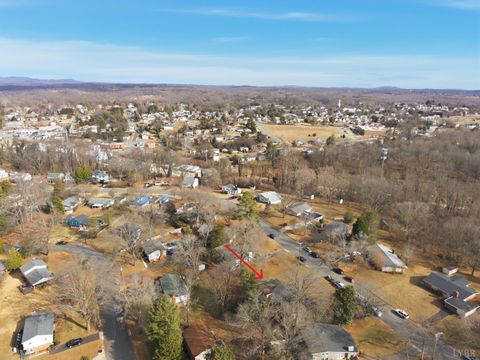 Tiny photo for 539 Elmwood Avenue, Lynchburg, VA 24503 (MLS # 364070)