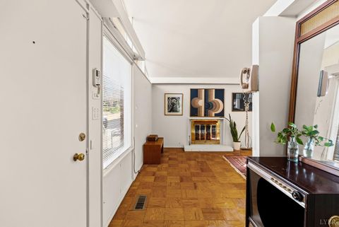 Tiny photo for 539 Elmwood Avenue, Lynchburg, VA 24503 (MLS # 364070)