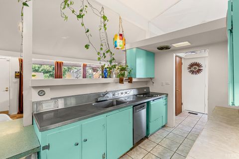 Tiny photo for 539 Elmwood Avenue, Lynchburg, VA 24503 (MLS # 364070)