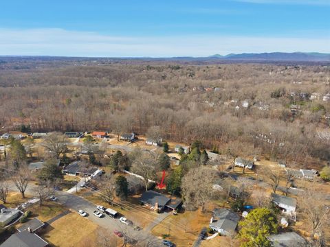 Tiny photo for 539 Elmwood Avenue, Lynchburg, VA 24503 (MLS # 364070)