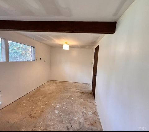 Tiny photo for 539 Elmwood Avenue, Lynchburg, VA 24503 (MLS # 364070)