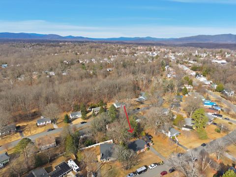 Tiny photo for 539 Elmwood Avenue, Lynchburg, VA 24503 (MLS # 364070)