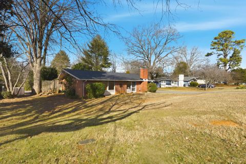 Tiny photo for 539 Elmwood Avenue, Lynchburg, VA 24503 (MLS # 364070)