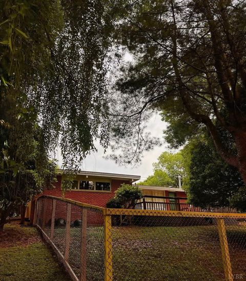 Tiny photo for 539 Elmwood Avenue, Lynchburg, VA 24503 (MLS # 364070)