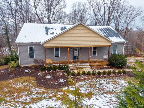 Tiny photo for 117 Victor Drive, Lynchburg, VA 24501 (MLS # 363367)