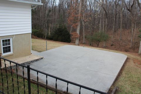 Tiny photo for 718 Sunset Drive, Bedford, VA 24523 (MLS # 364036)