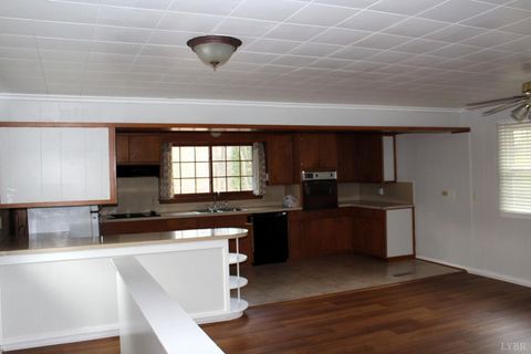 Tiny photo for 718 Sunset Drive, Bedford, VA 24523 (MLS # 364036)