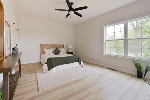 Tiny photo for 1833 Crockett Road, Forest, VA 24551 (MLS # 366400)