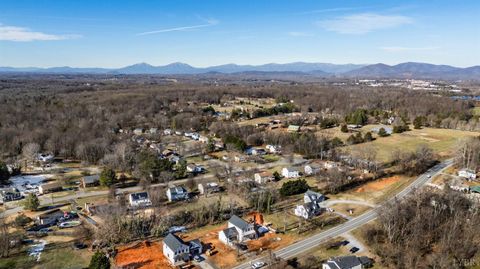 Tiny photo for 3 Thomas Jefferson Road, Forest, VA 24551 (MLS # 363592)