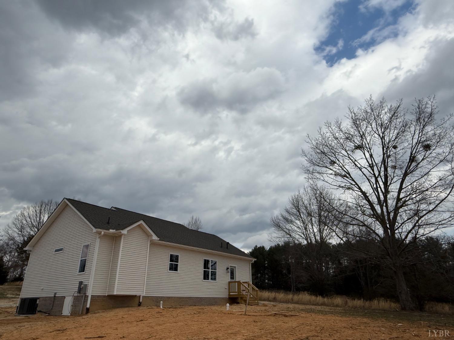 8638 Hat Creek Road, Brookneal, Virginia image 18