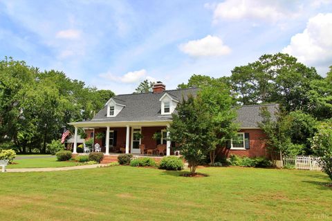 Photo of 1538 Redfields Road, Appomattox, VA 24522 (MLS # 359987) Photo of 1538 Redfields Road, Appomattox, VA 24522 (MLS # 359987)