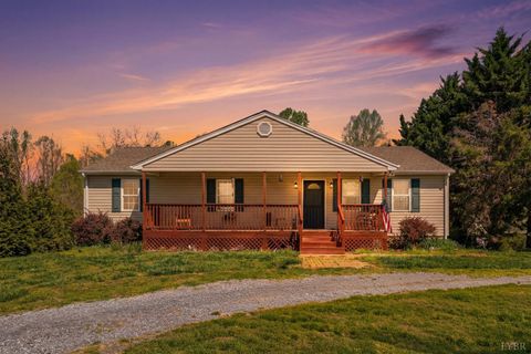 Tiny photo for 2305 Smith Mountain Lake Parkway, Huddleston, VA 24104 (MLS # 365870)