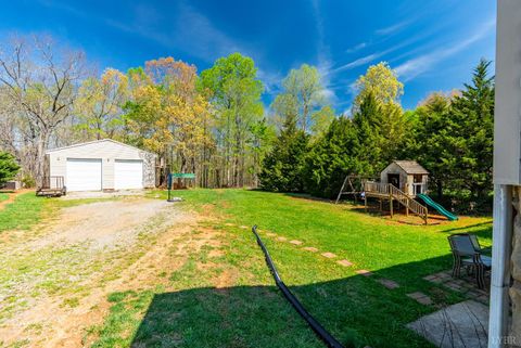 Tiny photo for 2305 Smith Mountain Lake Parkway, Huddleston, VA 24104 (MLS # 365870)