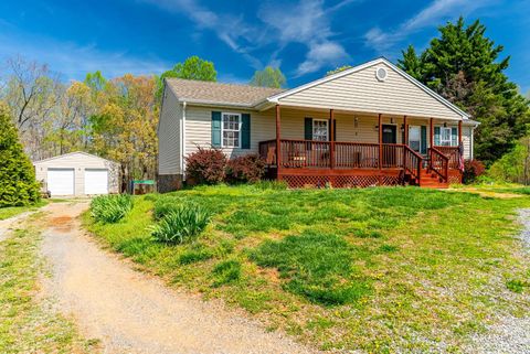 Tiny photo for 2305 Smith Mountain Lake Parkway, Huddleston, VA 24104 (MLS # 365870)
