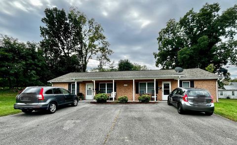 Photo of 1195 Fairmont Drive, Vinton, VA 24179 (MLS # 362392) Photo of 1195 Fairmont Drive, Vinton, VA 24179 (MLS # 362392)