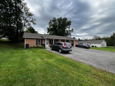 Tiny photo for 1195 Fairmont Drive, Vinton, VA 24179 (MLS # 362392)