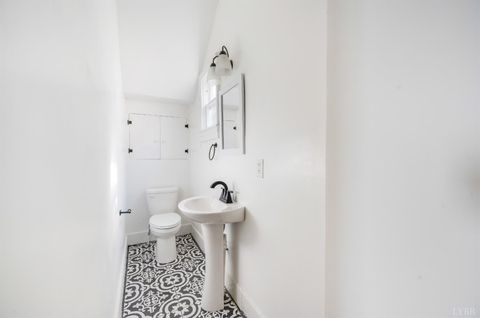 Tiny photo for 405 Harrison Street, Lynchburg, VA 24504 (MLS # 365483)