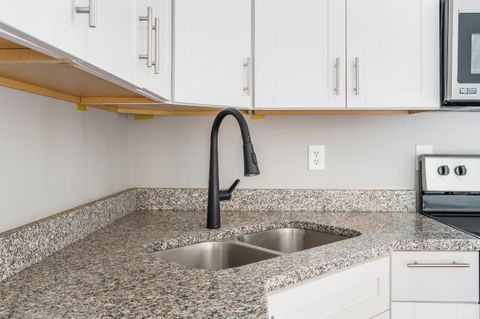 Tiny photo for 405 Harrison Street, Lynchburg, VA 24504 (MLS # 365483)