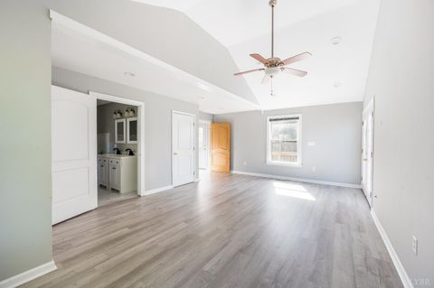 Tiny photo for 405 Harrison Street, Lynchburg, VA 24504 (MLS # 365483)