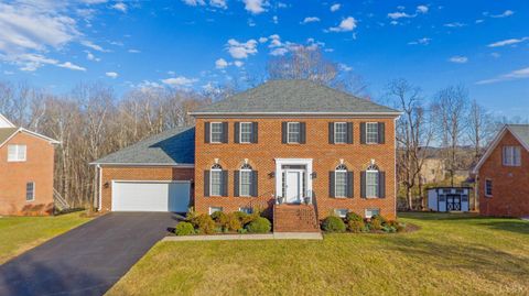 Photo of 607 Susannah Place, Lynchburg, VA 24502 (MLS # 364498)