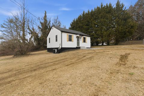 Tiny photo for 3211 Richmond Street, Lynchburg, VA 24501 (MLS # 364501)