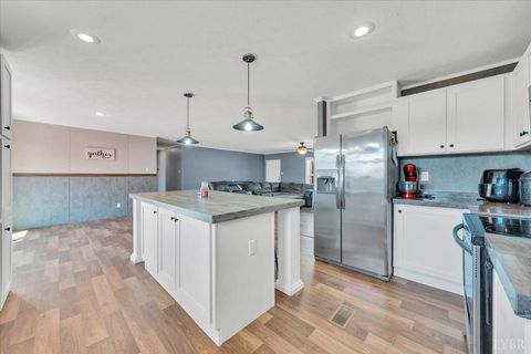 Tiny photo for 1844 Fiddler Creek Road, Bedford, VA 24523 (MLS # 366051)