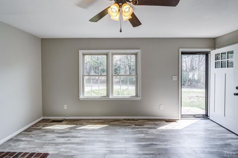 Tiny photo for 498 Partridge Creek Road, Amherst, VA 24521 (MLS # 365027)