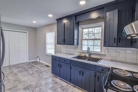 Tiny photo for 498 Partridge Creek Road, Amherst, VA 24521 (MLS # 365027)