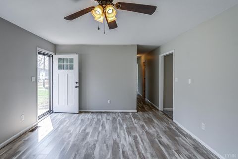 Tiny photo for 498 Partridge Creek Road, Amherst, VA 24521 (MLS # 365027)