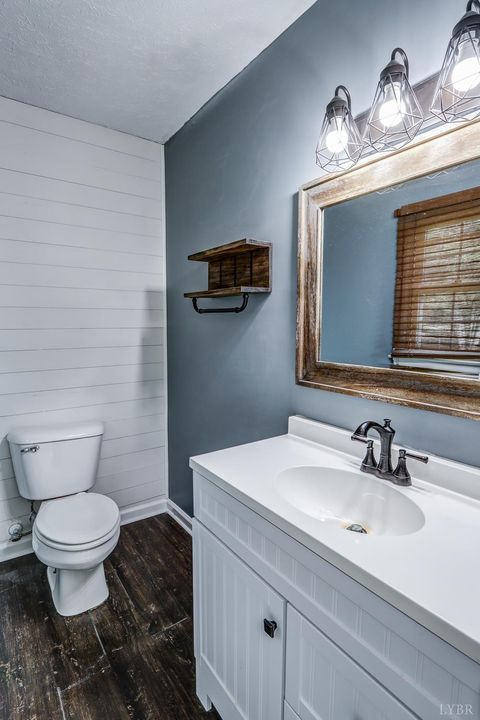 Tiny photo for 498 Partridge Creek Road, Amherst, VA 24521 (MLS # 365027)