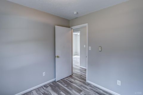 Tiny photo for 498 Partridge Creek Road, Amherst, VA 24521 (MLS # 365027)