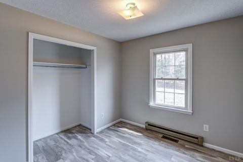 Tiny photo for 498 Partridge Creek Road, Amherst, VA 24521 (MLS # 365027)