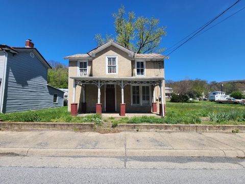 Tiny photo for 929 W 29th Street, Buena Vista, VA 24416 (MLS # 358676)