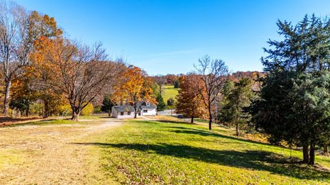 Tiny photo for 1612 S Amherst Highway, Amherst, VA 24521 (MLS # 362938)