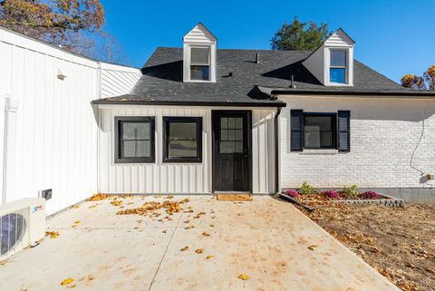 Tiny photo for 1612 S Amherst Highway, Amherst, VA 24521 (MLS # 362938)