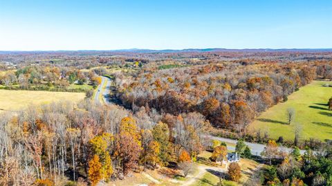 Tiny photo for 1612 S Amherst Highway, Amherst, VA 24521 (MLS # 362938)