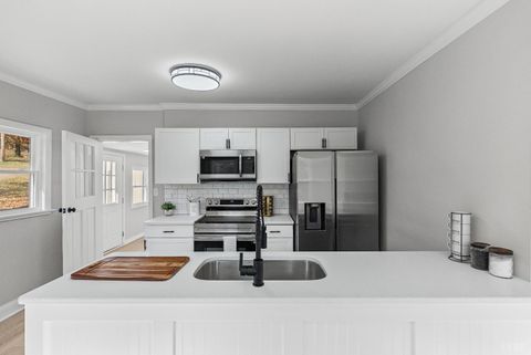 Tiny photo for 1612 S Amherst Highway, Amherst, VA 24521 (MLS # 362938)