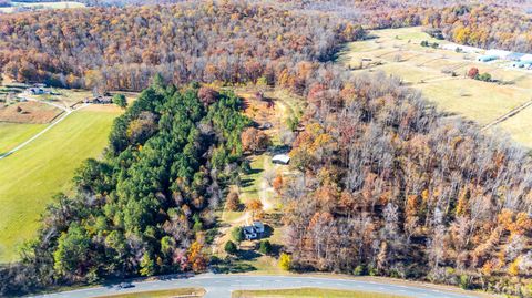 Tiny photo for 1612 S Amherst Highway, Amherst, VA 24521 (MLS # 362938)
